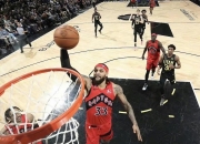 开云官方app入口-爵士翻盘青岛队，范弗利特扛起全队