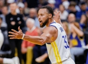 开云体育登录-凯尔特人翻盘步行者，库里状态火热