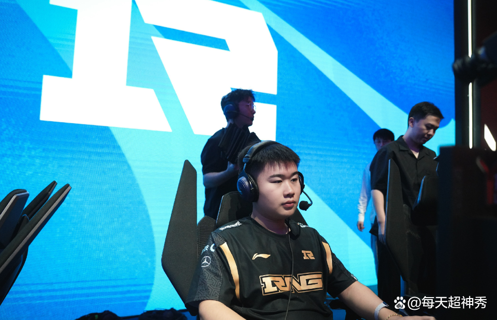 JDG爆冷RNG，Zeus高光表现的简单介绍