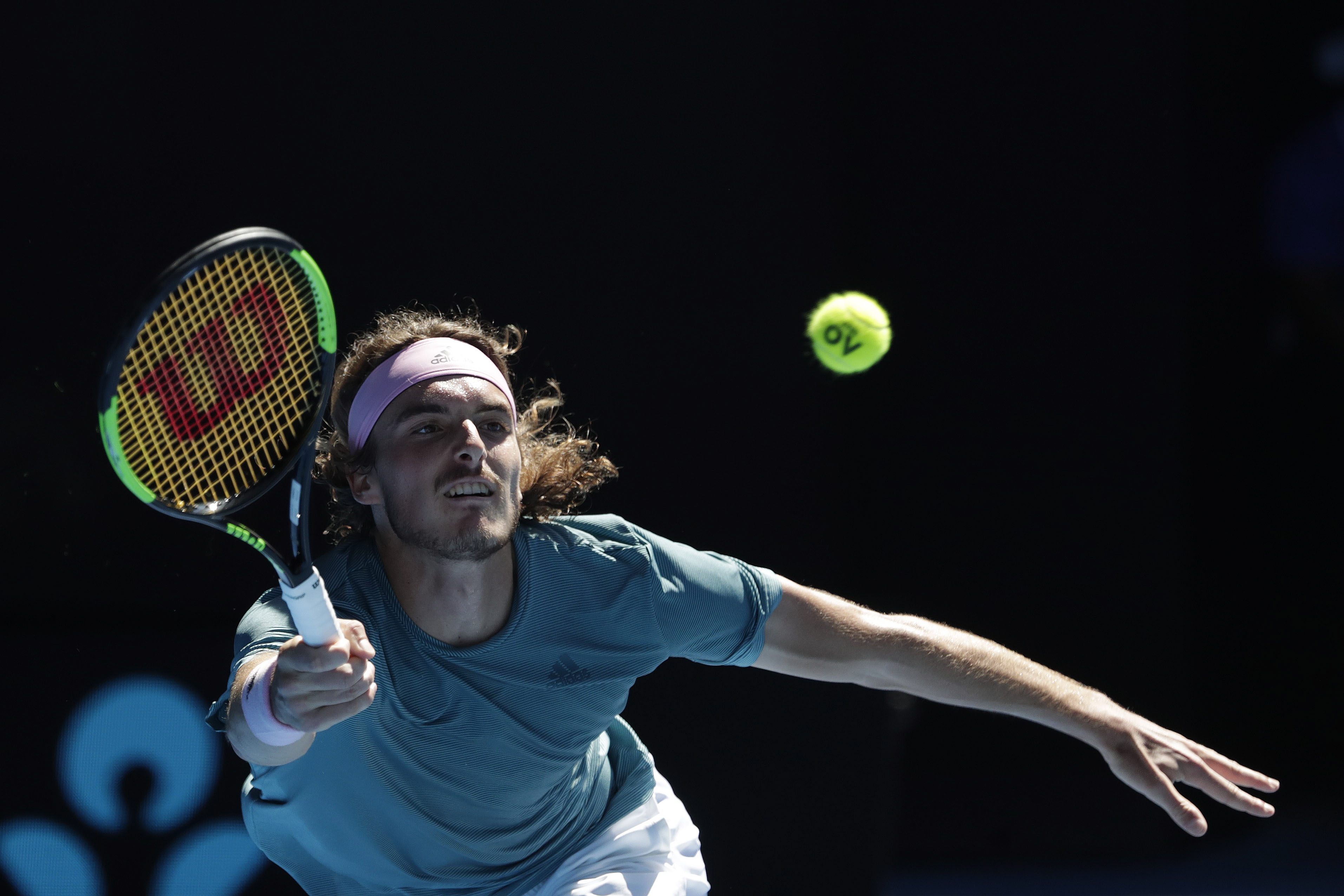 意大利网球队碾压日本网球队，西西帕斯关键制胜