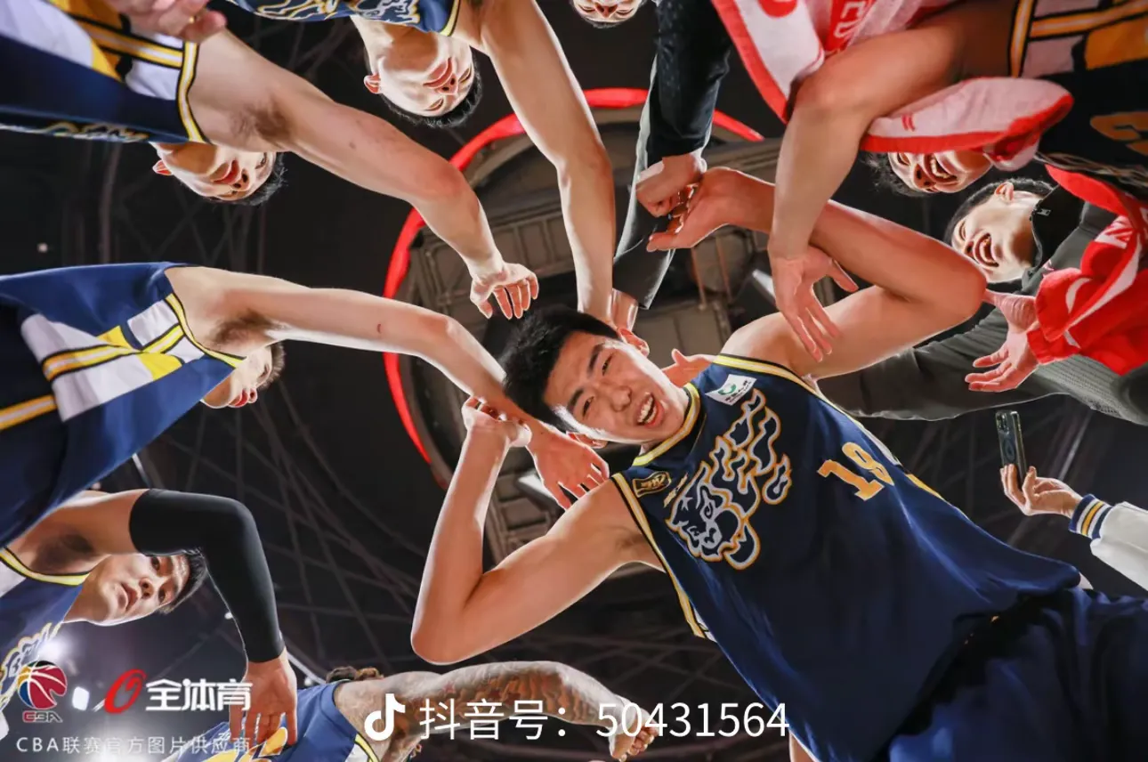 广东队逆转胜利，领先优势扩大