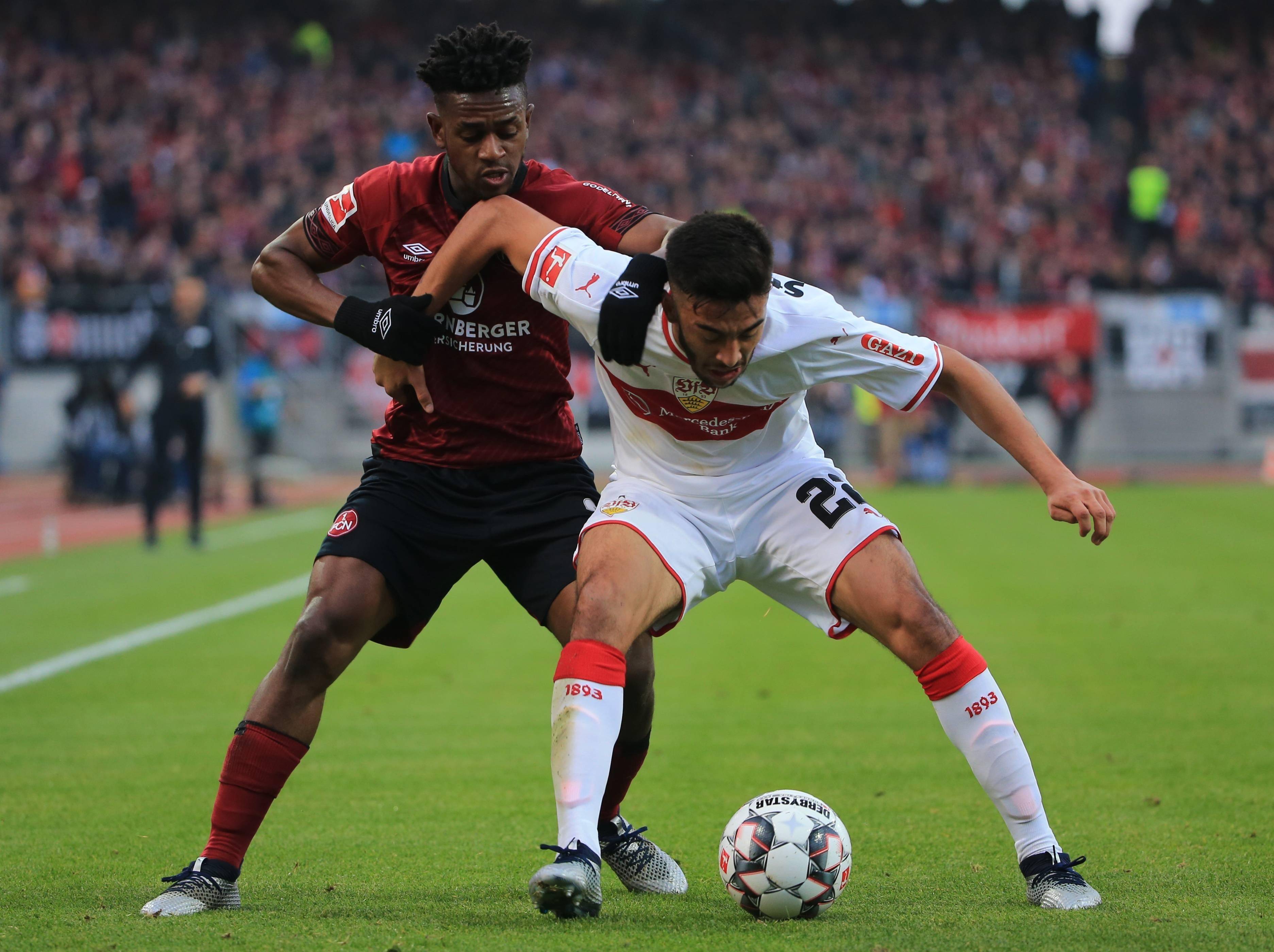 巴黎圣日耳曼挑战皇家马德里，拼搏争胜的简单介绍