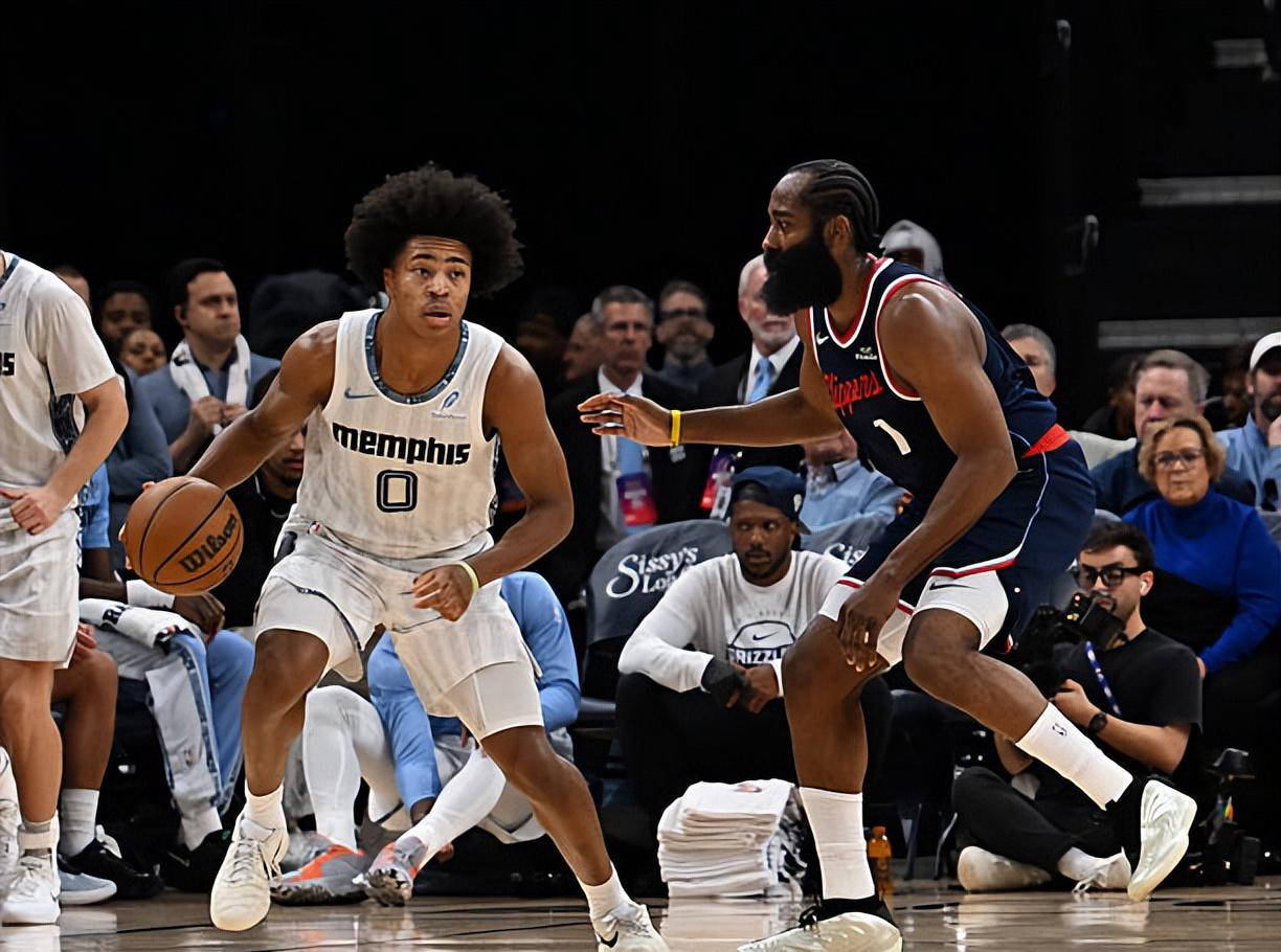 法国籃球新星表现出色,引起球迷瞩目 法国籃球新星表现出色,引起球迷瞩目