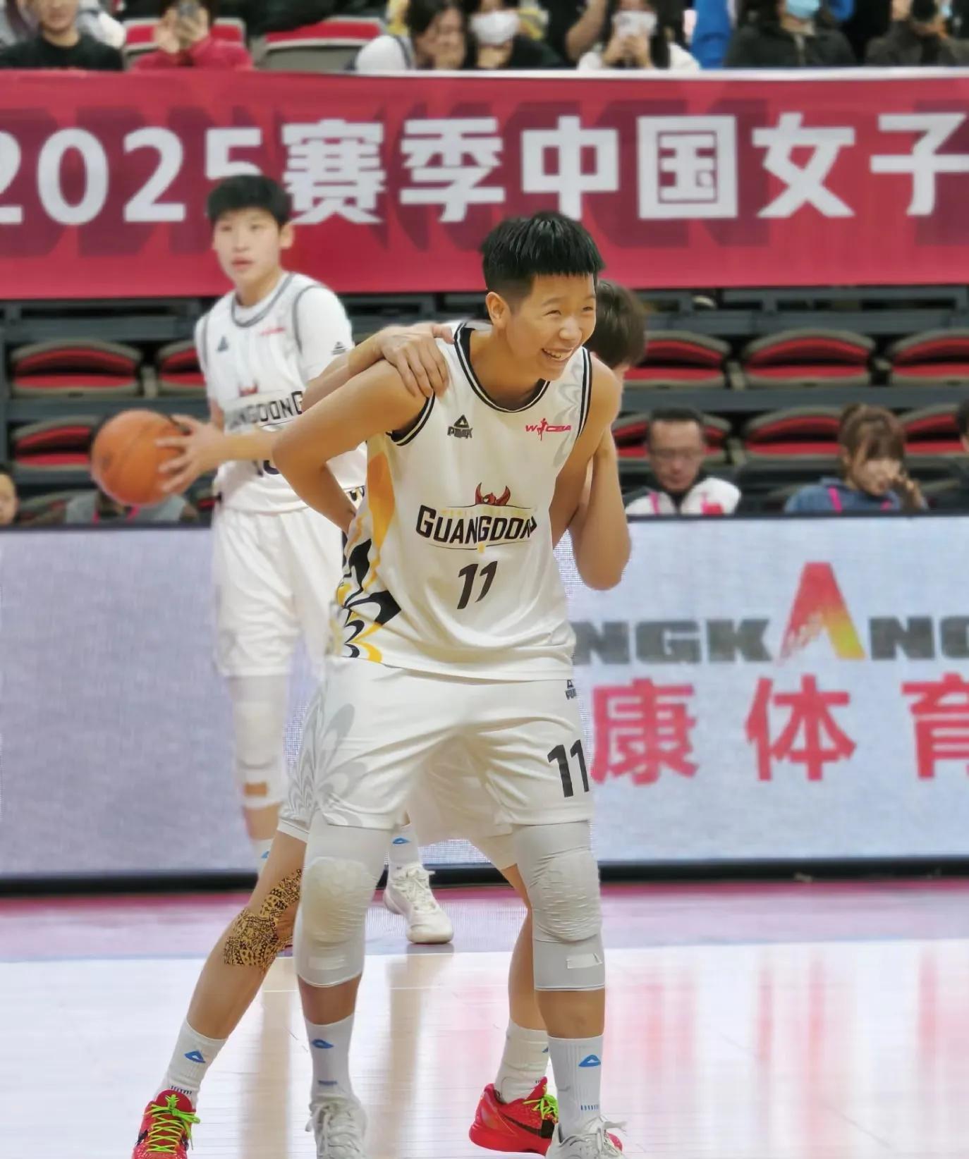 辽宁队险胜四川队，戈贝尔刷新纪录的简单介绍