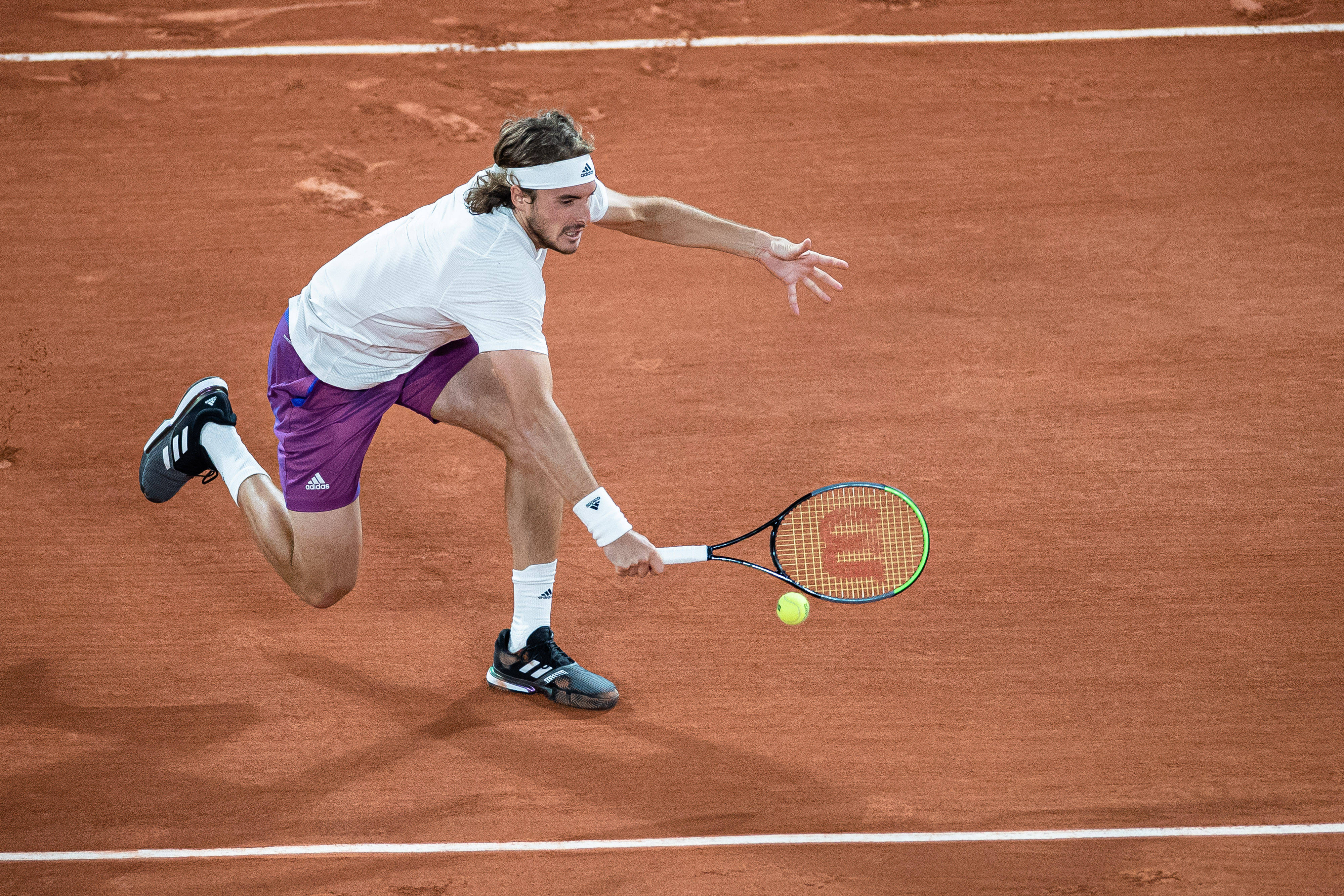 法国网球队强势美国网球队，西西帕斯完成帽子戏法