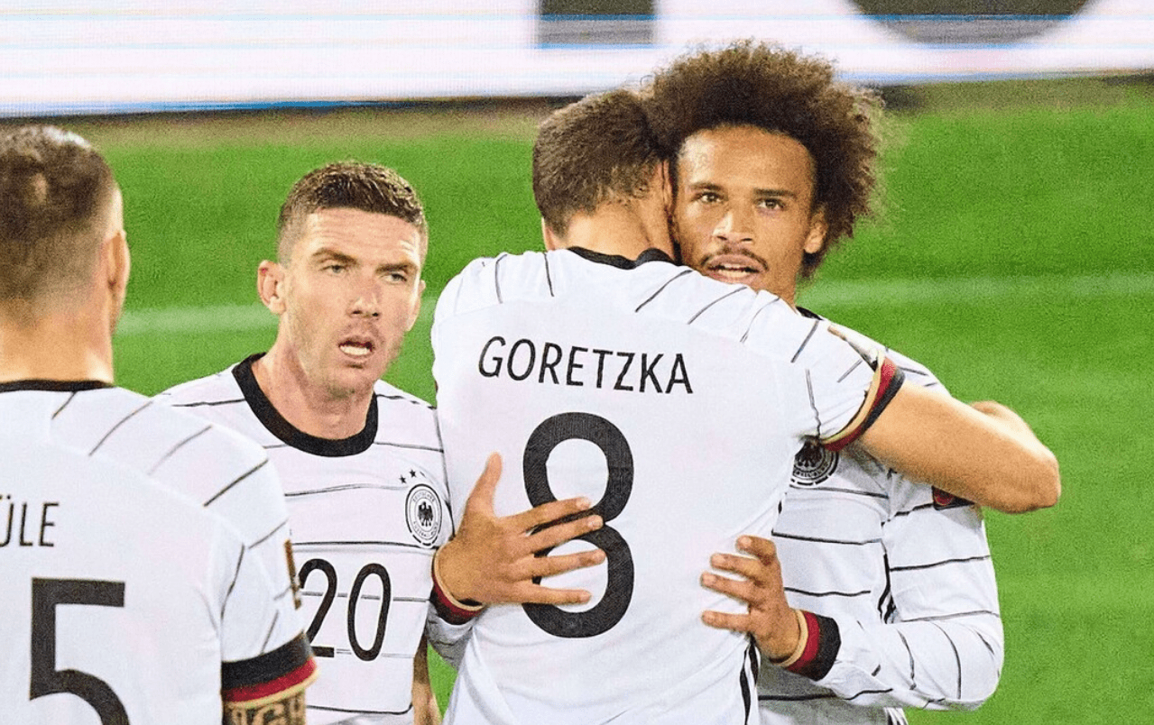 德国队逆转丹麦队，黄鸭组合关键制胜的简单介绍