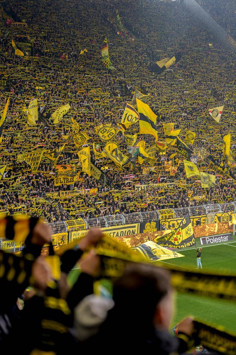 多特蒙德翻盘巴黎,法比尼奥带队取胜 多特蒙德翻盘巴黎,法比尼奥带队取胜