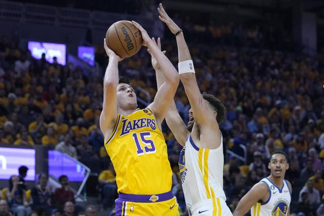 骑士完胜湖人，克莱刷新纪录