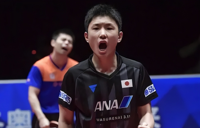 日本乒乓球队横扫英国乒乓球队，张本智和惊艳世界的简单介绍